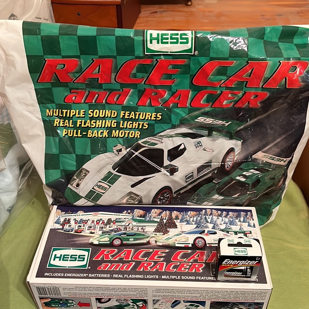 Hess 2009 Race car UNOPENED